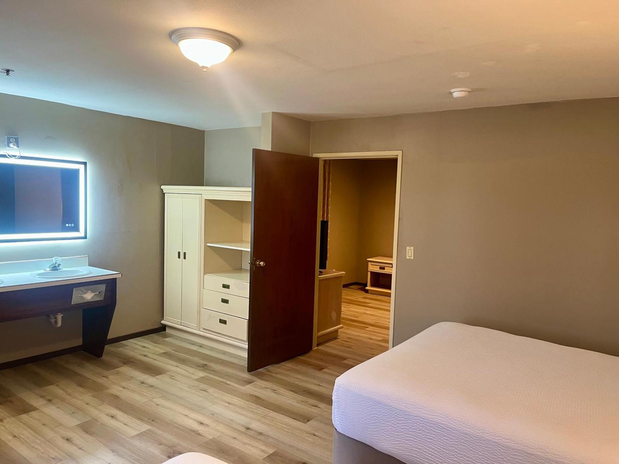 Days Inn By Wyndham Seatac Airport Buitenkant foto